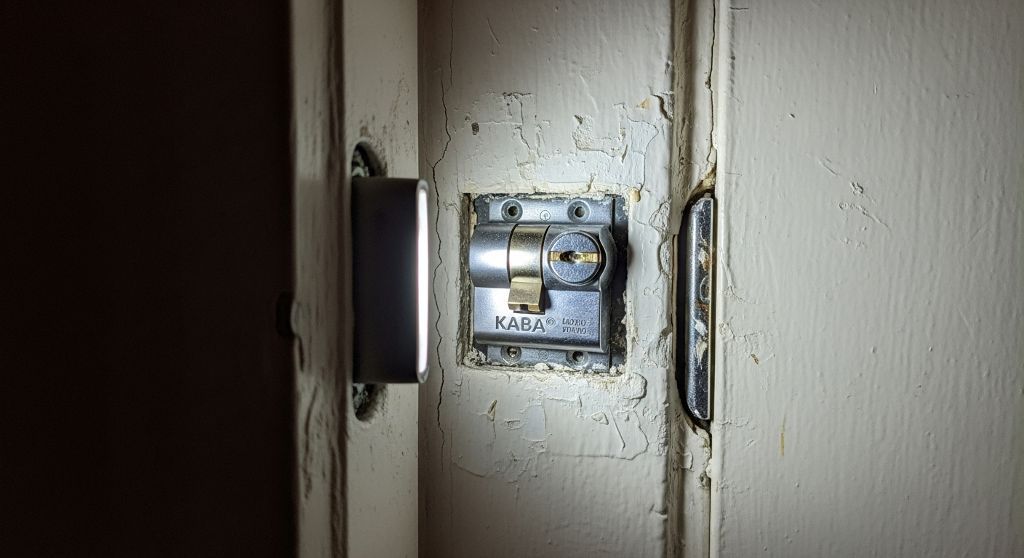 Cambio bombillo MUL-T-LOCK en Ensanche De Vallecas Cambio bombillo MUL-T-LOCK en Ensanche De Vallecas